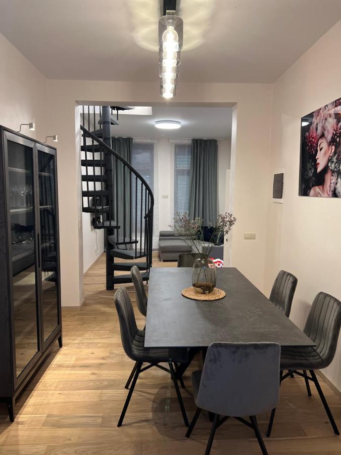 Exclusive Two-Level Apartment With Private Terrace On The Canal Brussels — Photos 1